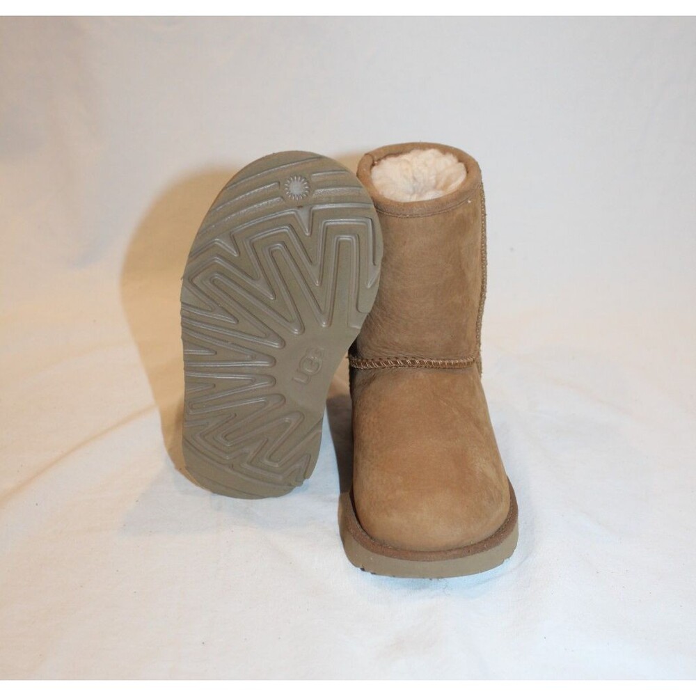 UGG Classic Short Suede Shearling Lined Boots Toddler 9 CHESTNUT NEW - Picture 7 of 7
